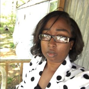 Meet your Posher, April